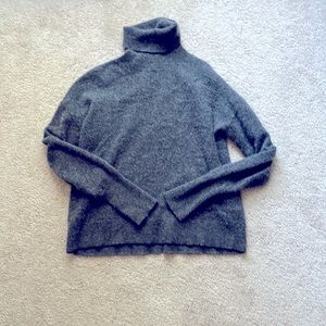 J.CREW CASHMERE SWEATER TURTLE NECK